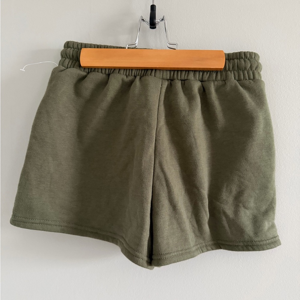Aero Camp Snoopy Campfire Fleece Shorts - Picture 3 of 4